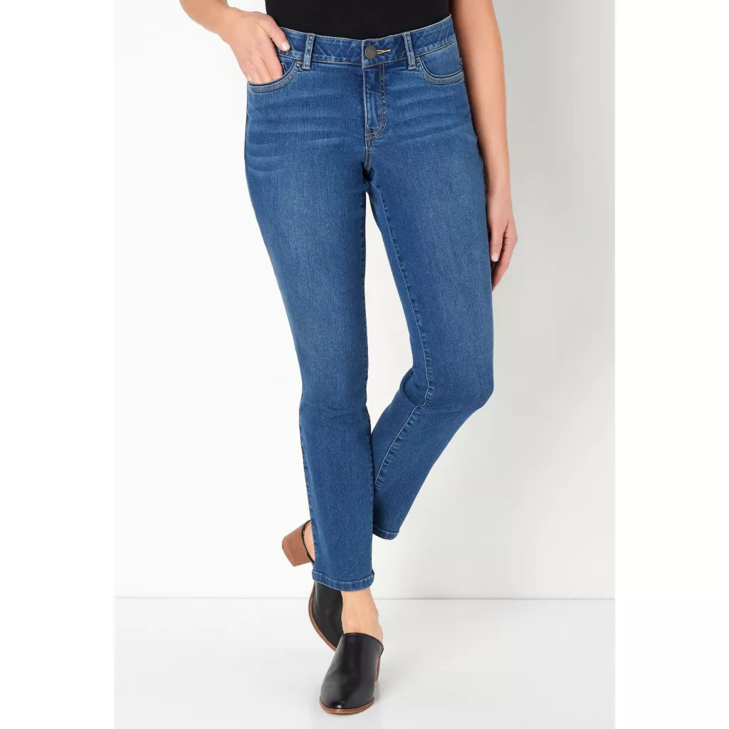 SignatureSlimming TaperedLeg Shaped Fit Jean